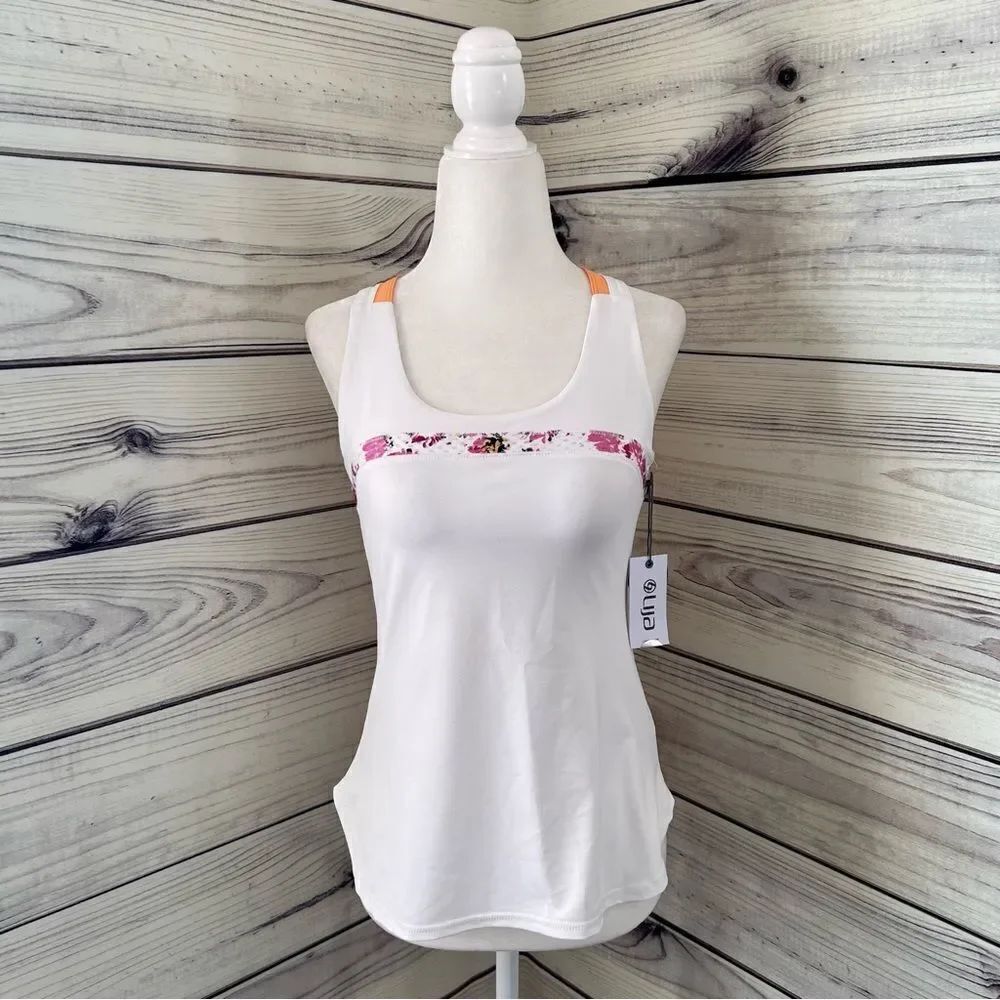 Lija White Floral Detailed Fitted Athletic Tank Size Small